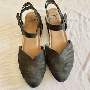 Earth Origins Palomos Peyton leather Mary Jane sandals size 9